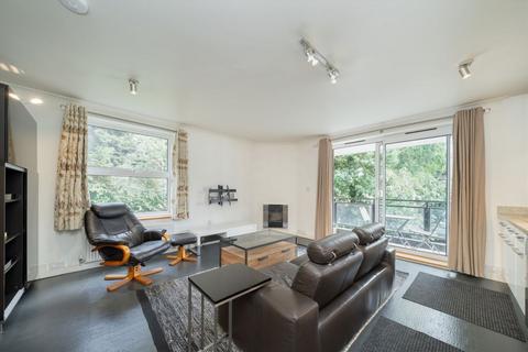 Sumpter Close, London NW3