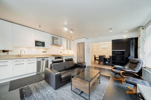 3 bedroom flat for sale, Sumpter Close, London NW3