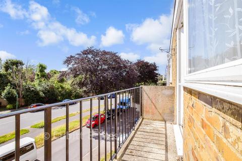 2 bedroom flat for sale, Church Street, Littlehampton BN17