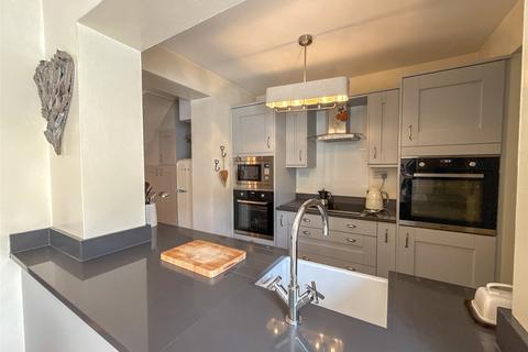6 Broom Terrace, Burnopfield, Newcastle Upon Tyne, NE16 6DS