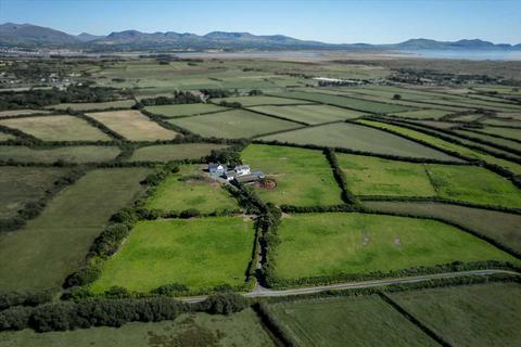 undefined, Neuadd Wen & Neuadd Wen Cottage Farm, Newborough