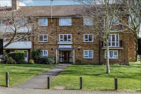 3 bedroom private hall to rent, South Street, Southsea, Portsmouth