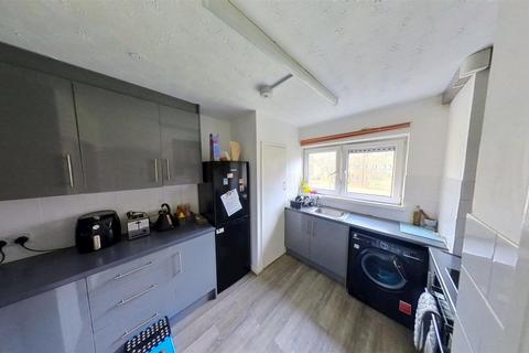 3 bedroom private hall to rent, South Street, Southsea, Portsmouth