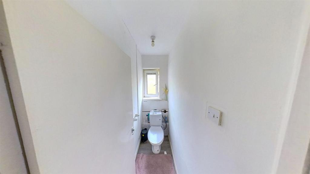 Toilet.jpg