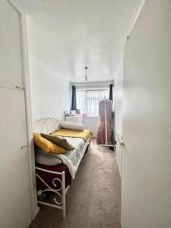 4 bedroom house share to rent, 15 West Arbour Street, London E1