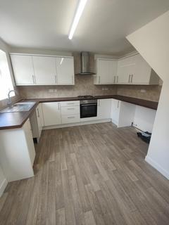 3 bedroom terraced house to rent, Carver Close, Wyken, Coventry, CV2