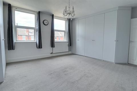 112 Gloucester Road, Cheltenham, GL51 8NS