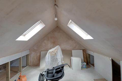 112 Gloucester Road, Cheltenham, GL51 8NS