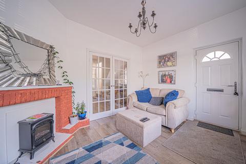 2 bedroom semi-detached house for sale, Stratford Road, Shirley, B90