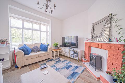 2 bedroom semi-detached house for sale, Stratford Road, Shirley, B90