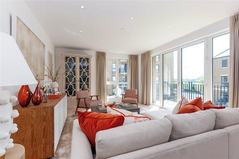 Pinewood Gardens, Teddington, TW11