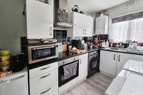 68 Aycliffe Drive, Hemel Hempstead, HP2 6DF