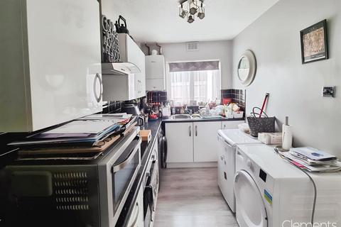 68 Aycliffe Drive, Hemel Hempstead, HP2 6DF