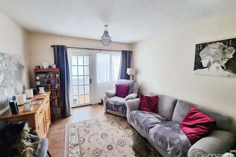 68 Aycliffe Drive, Hemel Hempstead, HP2 6DF