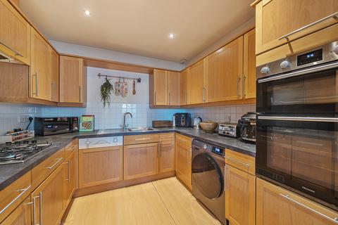 2 bedroom flat for sale, Mountside Place, 1a Heathside Road, Woking, GU22