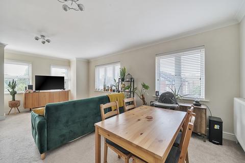 2 bedroom flat for sale, Mountside Place, 1a Heathside Road, Woking, GU22