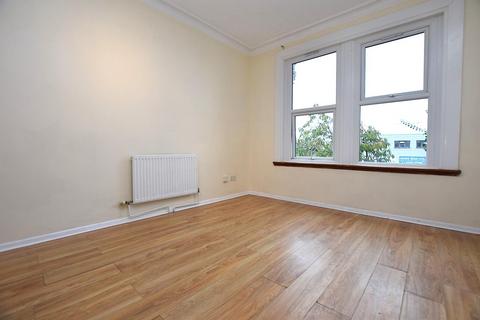 1 bedroom flat to rent, Hainault Road, Romford, RM5