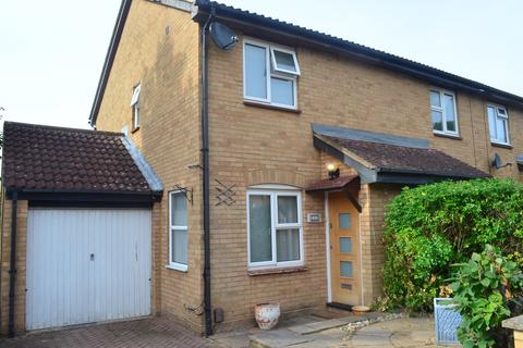 2 bedroom terraced house to rent, Redwood Close, Watford, WD19