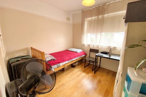 2 bedroom maisonette to rent, Aberdale Gardens, Herts EN6