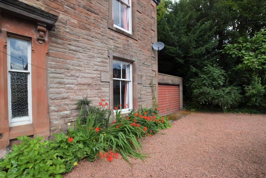 Dee Bank, 2 Kingholm Road, Dumfries, DG1 4 AX - Gri