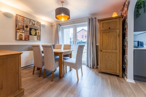 4 bedroom semi-detached house for sale, Kingfisher Drive, Glasgow City G13