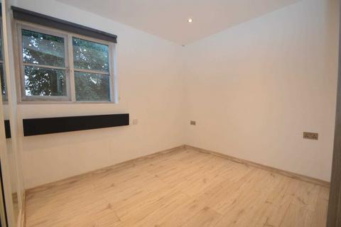 1 bedroom apartment to rent, LIGHTWATER
