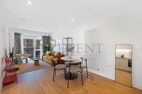 1 bedroom apartment to rent, Ellipse House, Eden Place, E16