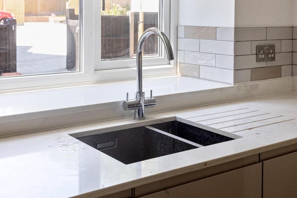 Mile Oak Road, 33-035.JPG