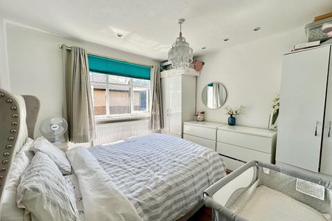 280a Clayhall Avenue, Ilford, IG5 0TD