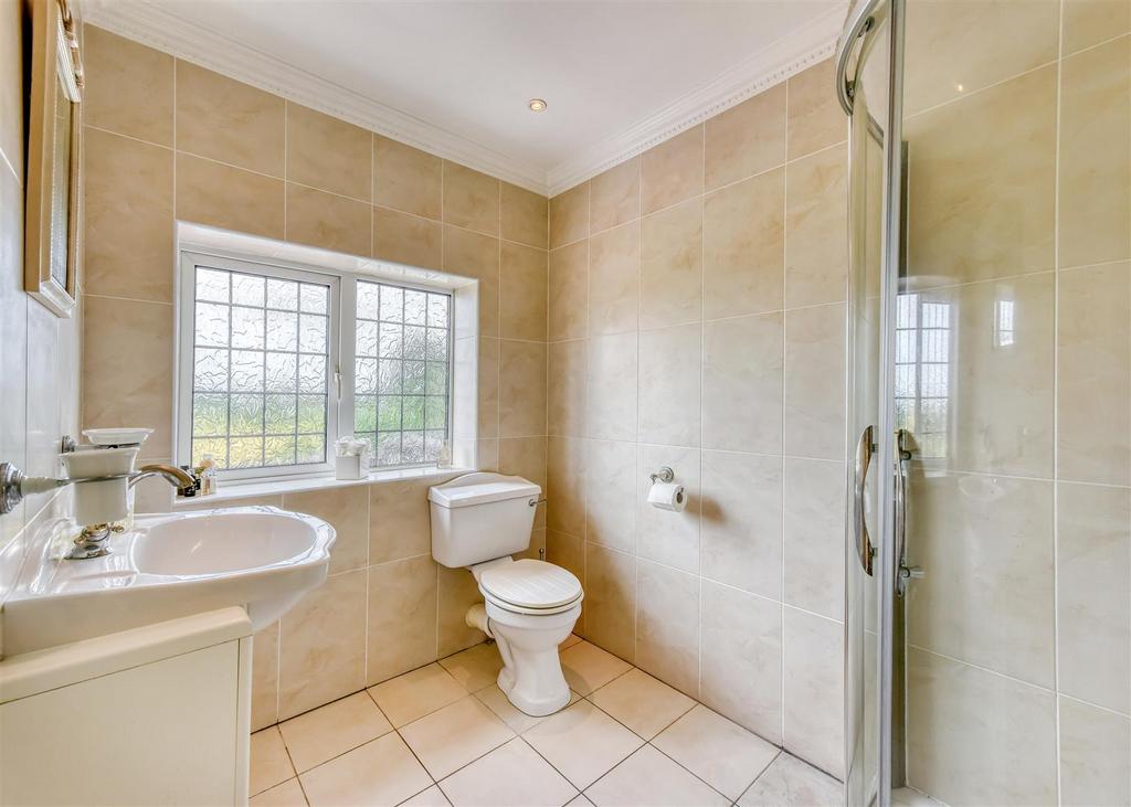 49 Sabrina Road-bed1 ensuite.jpg
