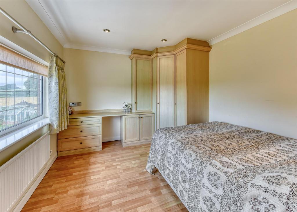 49 Sabrina Road-bed4.jpg