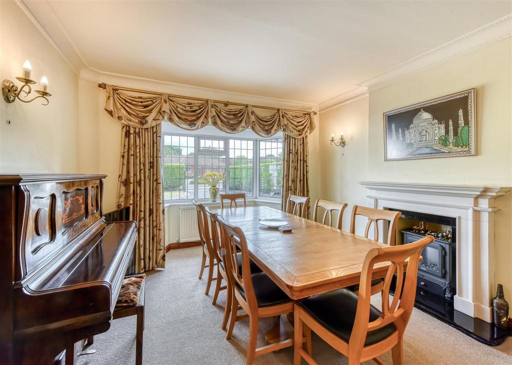 49 Sabrina Road-dining.jpg