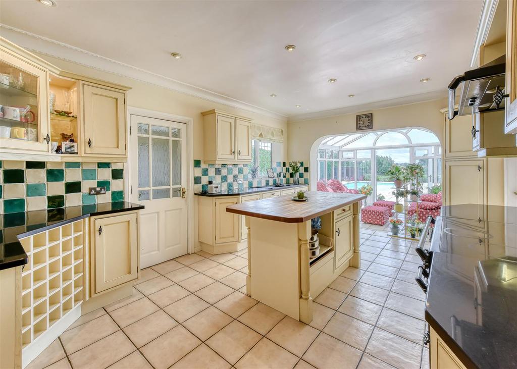 49 Sabrina Road-kitchen1.jpg