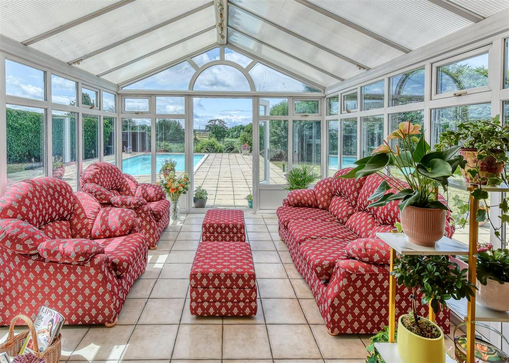 49 Sabrina Road-conservatory1.jpg