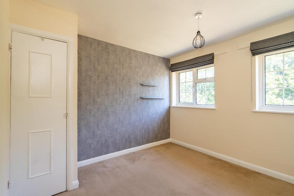 Bedroom 1.jpg