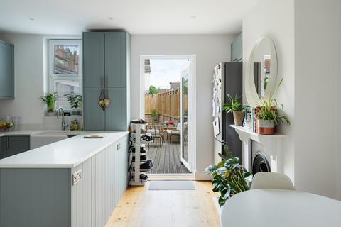 3 bedroom end of terrace house for sale, Bristol BS2