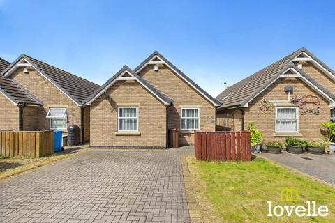 2 bedroom detached bungalow for sale, Hainsworth Park, Kingston upon Hull HU6