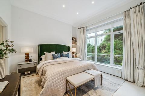 2 bedroom apartment for sale, Elm Park Gardens, Chelsea SW10.