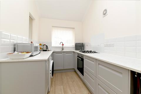 20 Ashdown Walk, New Milton, BH25 6TX