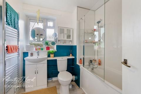 1 bedroom apartment for sale, Ravens Way, London