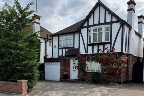 125 Stonegrove, Edgware, HA8 7TJ