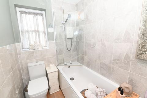 2 bedroom end of terrace house for sale, Meremanor, Worsley, M28