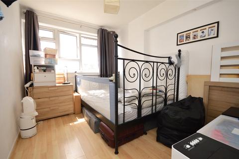 2 bedroom apartment to rent, Windlesham Grove, London SW19
