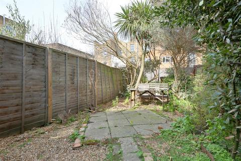 2 bedroom flat for sale, Brighton Road, Stoke Newington, N16