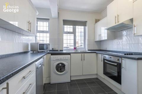 3 bedroom flat to rent, Calthorpe Mansions, Edgbaston, B15 1QS