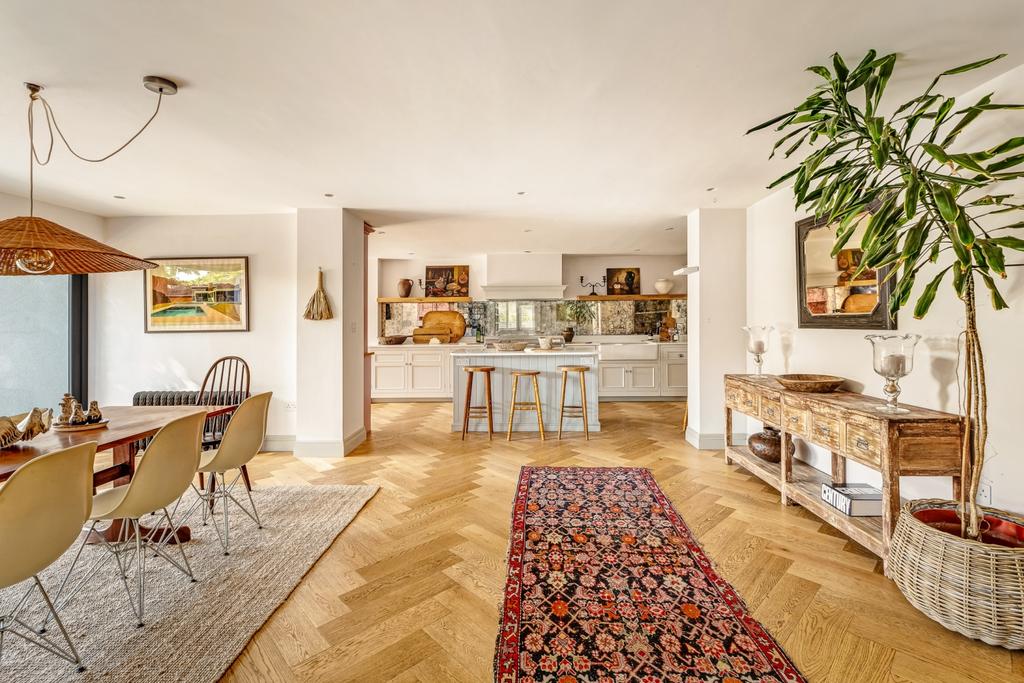 Sociable Open Plan Layout