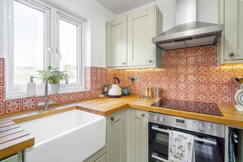23 Barnfield Close, London, SW17 0AU