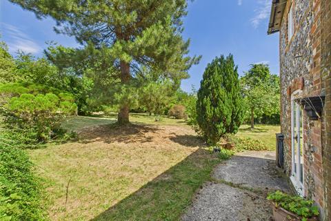 3 bedroom end of terrace house for sale, Bennett End Road