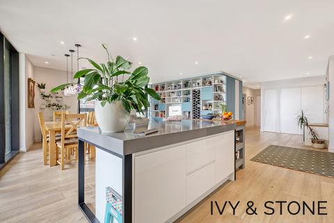 3 bedroom apartment for sale, 4 Schooner Road, London, Greater London, E16