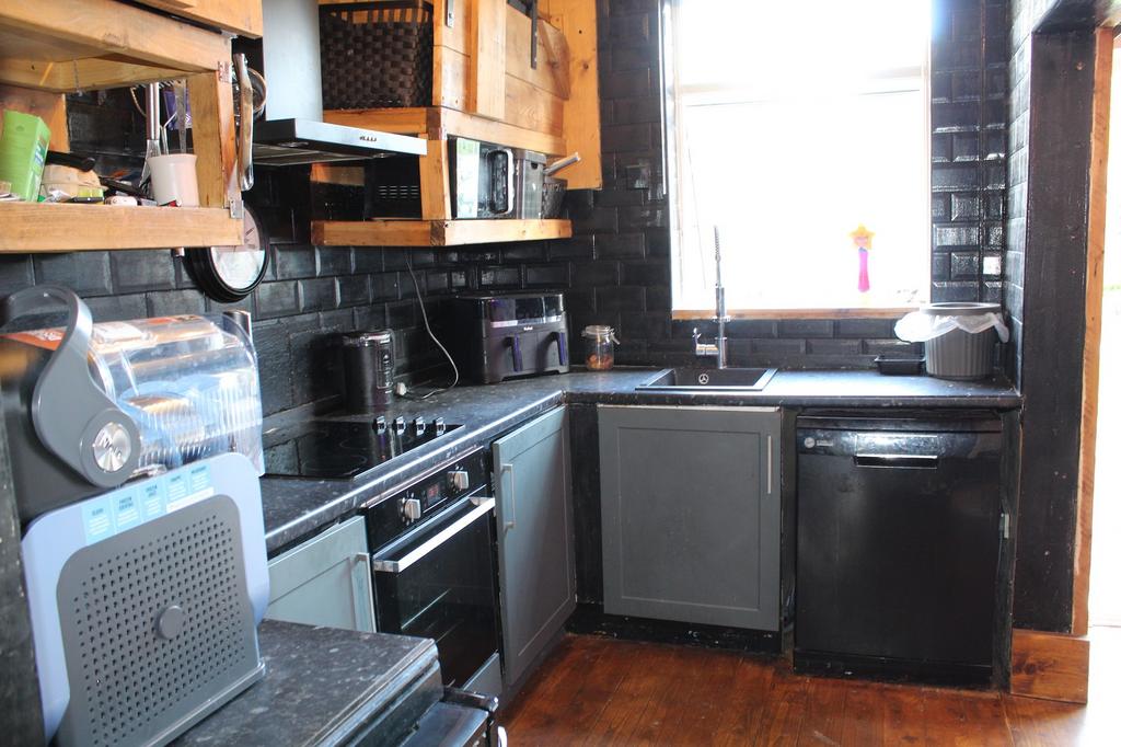 Kitchen picture 2